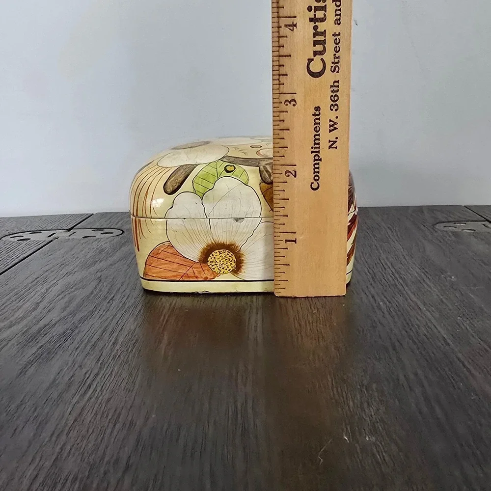 Vtg 70s Fetco Trinket Box Beige Floral Lacquered‎ Paper Mache Cottagecore